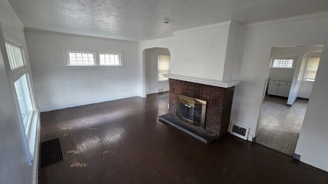 Foto del edificio - "Single Family Home in Garfield Heights - 1368 Sq Ft of Comfort!"