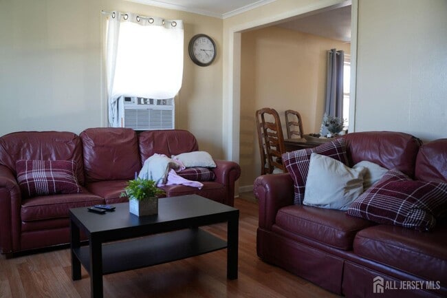 Foto del edificio - 413 Paderewski Ave