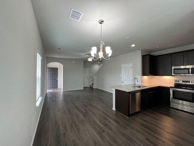 Foto del edificio - Luxury 3/2 Townhouse in Seguin, Texas
