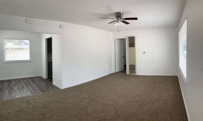 Building Photo - Nicely Remodeled Apartment