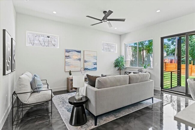 Foto del edificio - 514 Powell Cir
