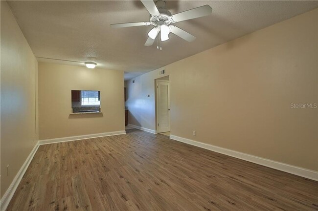Foto del edificio - South Tampa Condo - Available April 1st