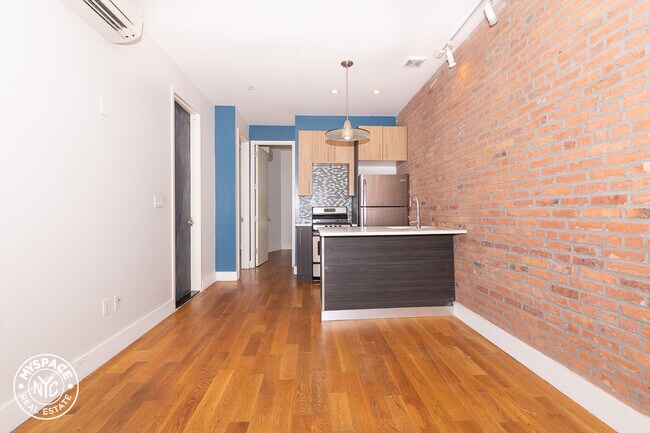 Foto del edificio - 410 Gates Ave