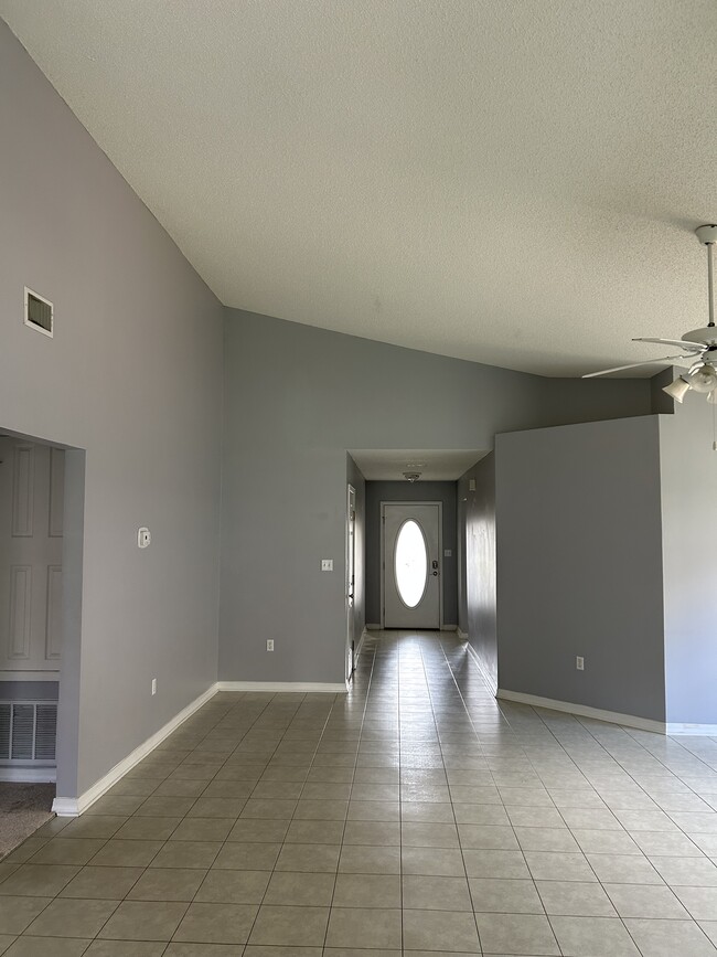 Building Photo - 4639 Sunsail Cir