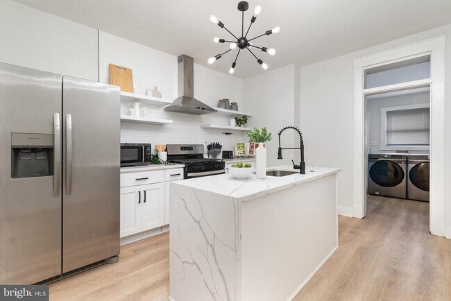 Building Photo - 3822 6th St