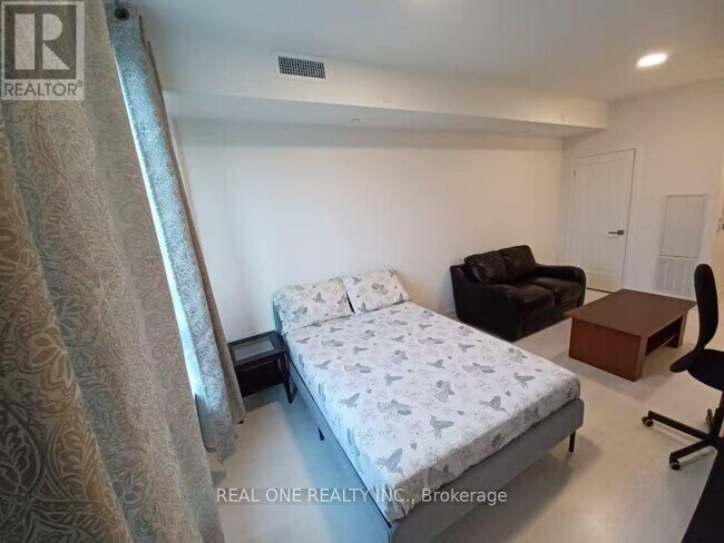 Photo du bâtiment - 415 Main St W