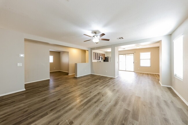 Building Photo - 3108 W Lucia Dr