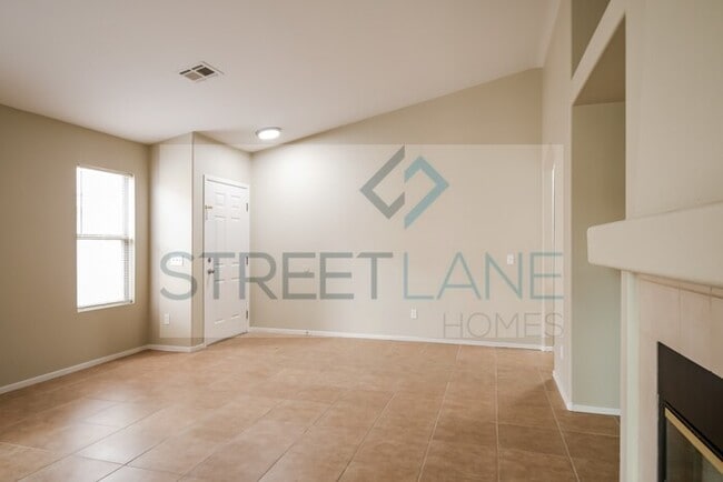 Building Photo - Remodeled 4 Bedroom Home!!