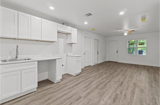 Foto del edificio - 805 19th Ave N
