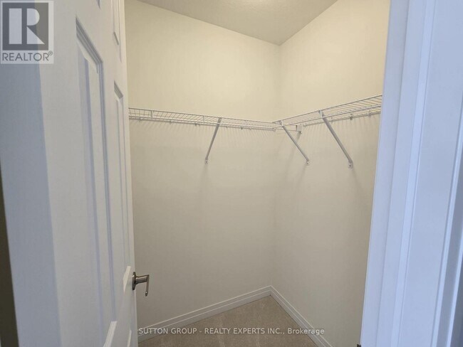 Building Photo - 11 Greig St