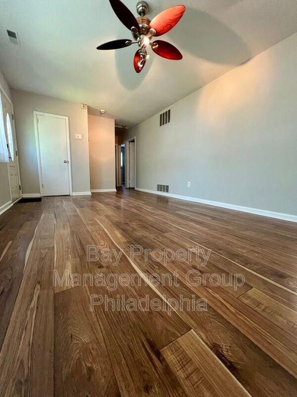 Building Photo - 4604 David Dr