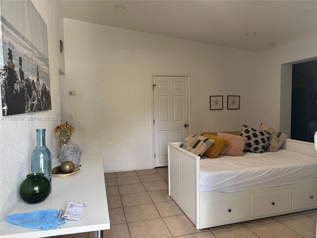 Foto del edificio - 6126 SW 61st St