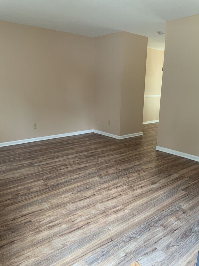 Building Photo - Oak Grove area in Lexington 2bedroom 1.5 b...