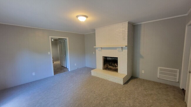 Foto del edificio - Exclusively Offered By Muse Realty, LLC