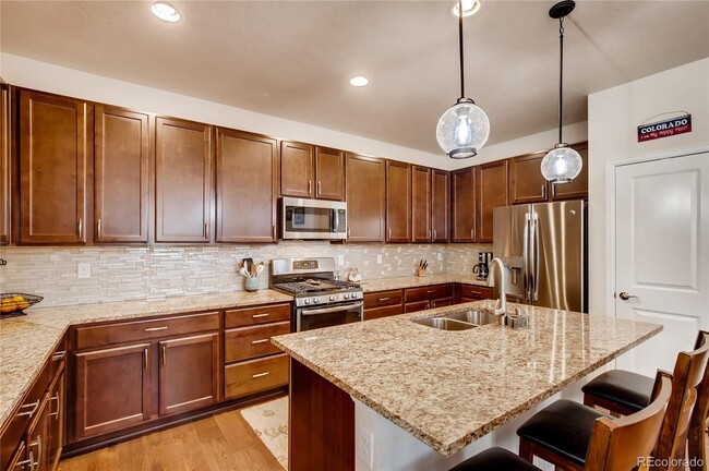 Building Photo - 511 E Hinsdale Ave