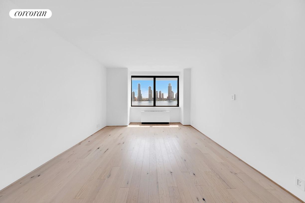 Foto principal - 415 E 37th St
