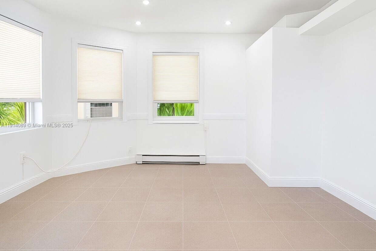 Foto principal - 5807 SW 25th St