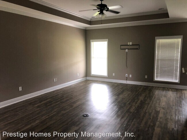 Foto del edificio - 3 br, 2.5 bath House - 2760 Trawick Road