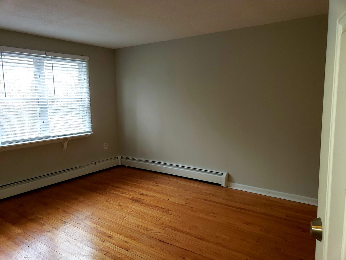 Foto principal - 6421 Ridgeview Ave
