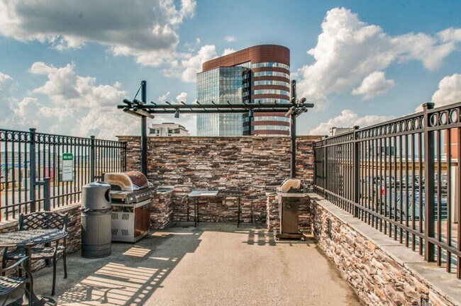 Rooftop with grilling stations - 1803 Broadway