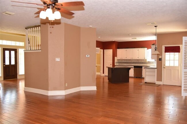 Foto del edificio - 12803 Birch Falls Rd
