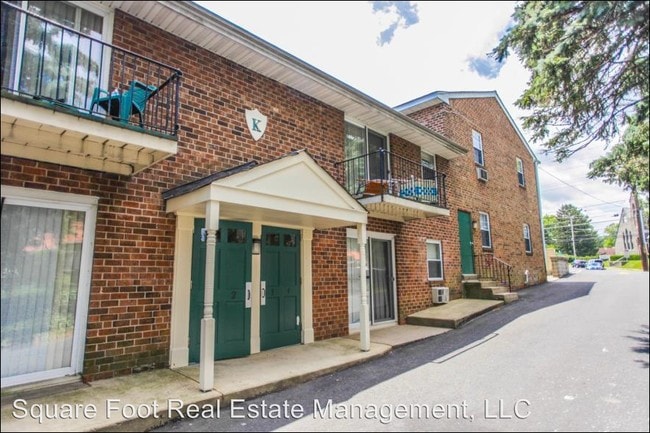 Building Photo - 409 Easton Rd