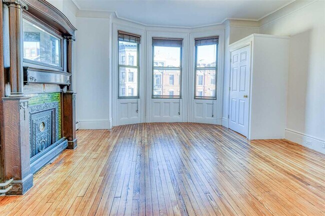 Building Photo - 1122 Washington St