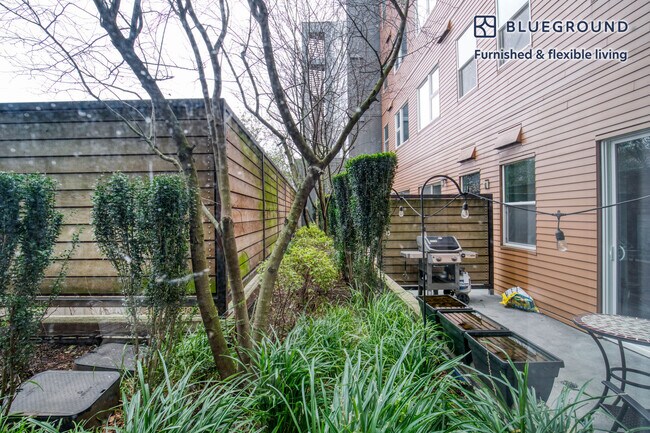 Foto del edificio - 2428 NW Market St