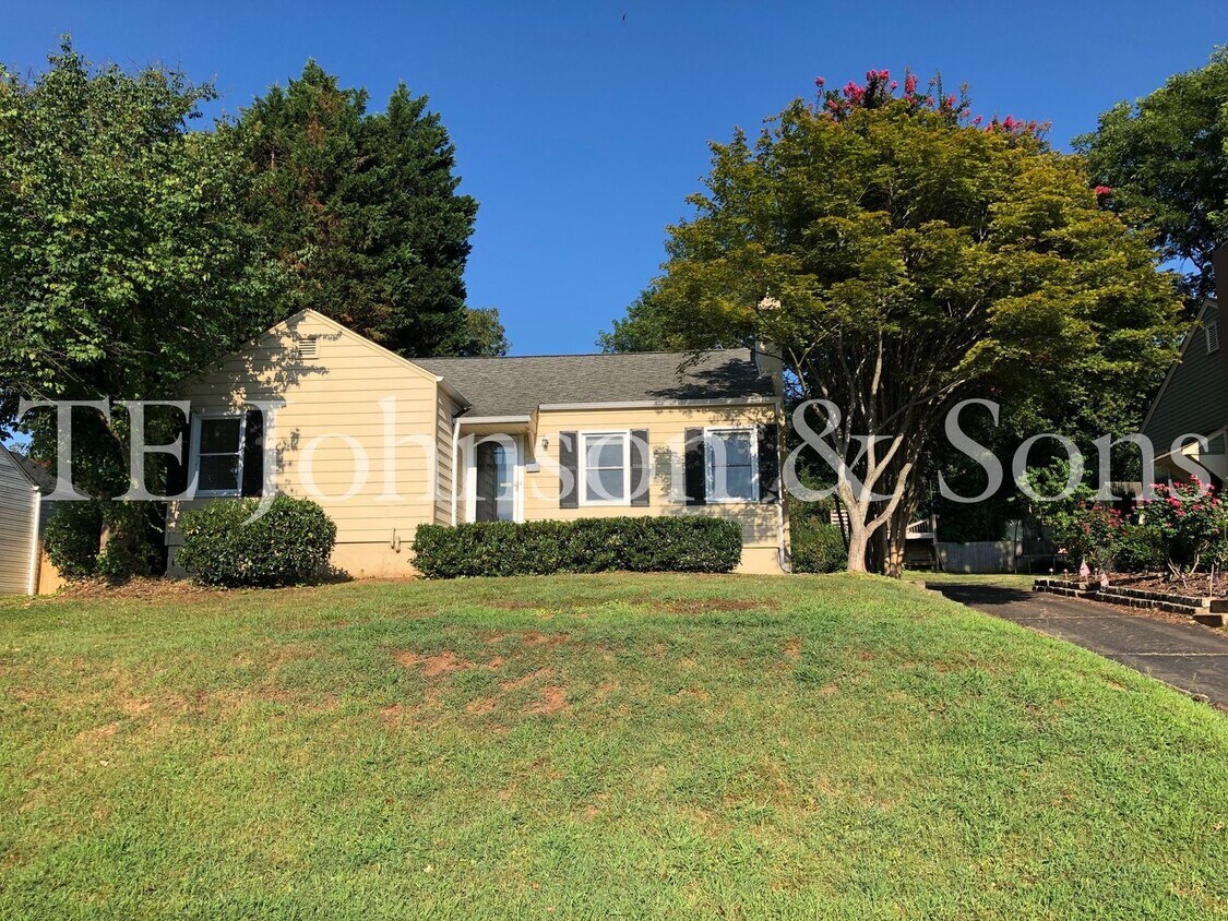 Primary Photo - 864 Fenimore St