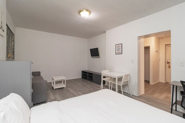 Foto del edificio - 329 E 94th St