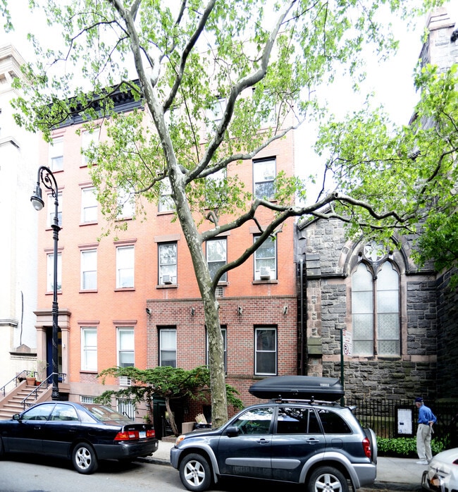 Building Photo - 419 Clinton St
