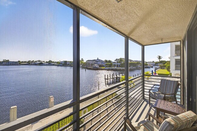 Foto del edificio - 900 NE Spanish River Blvd