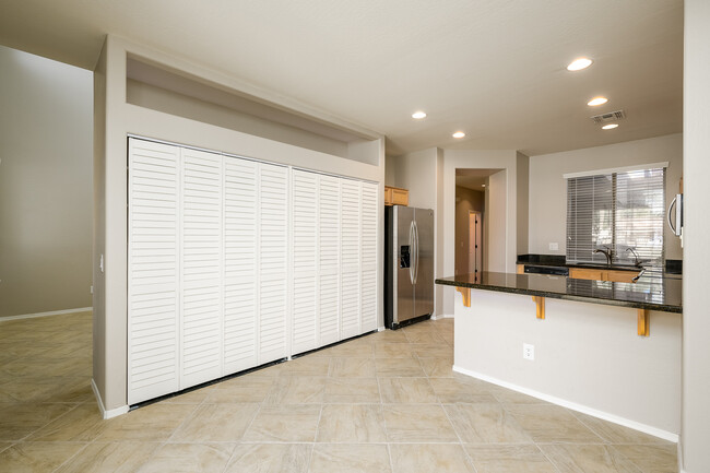 Kitchen/Dining Room - Pantry view - 1024 E Frye Rd