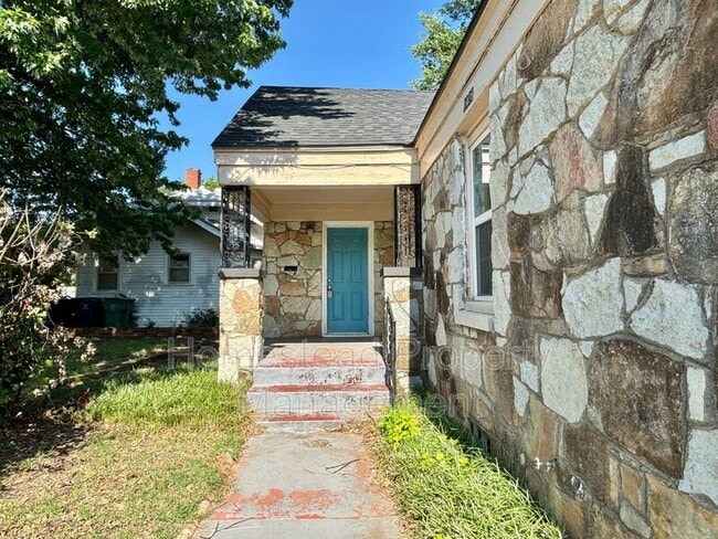 Photo - 1436 NE 8th St House