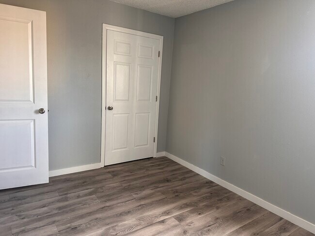 1er dormitorio - 976 S Peoria St