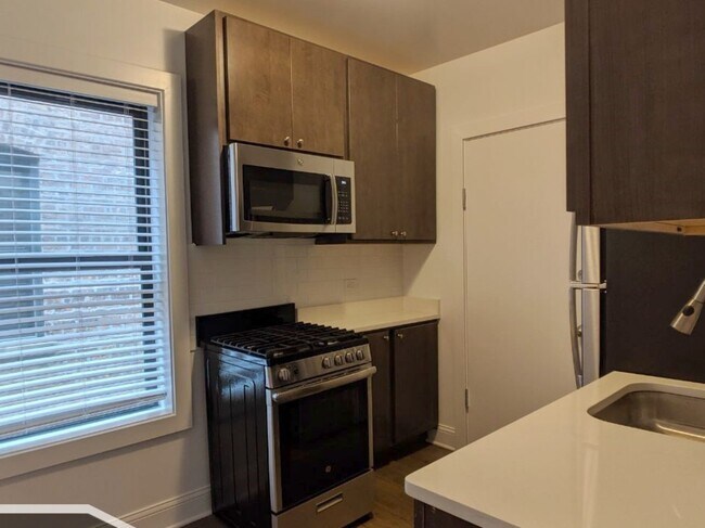 Foto del edificio - 2643 N Spaulding Ave