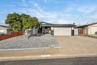 Building Photo - 2615 Henry Ave