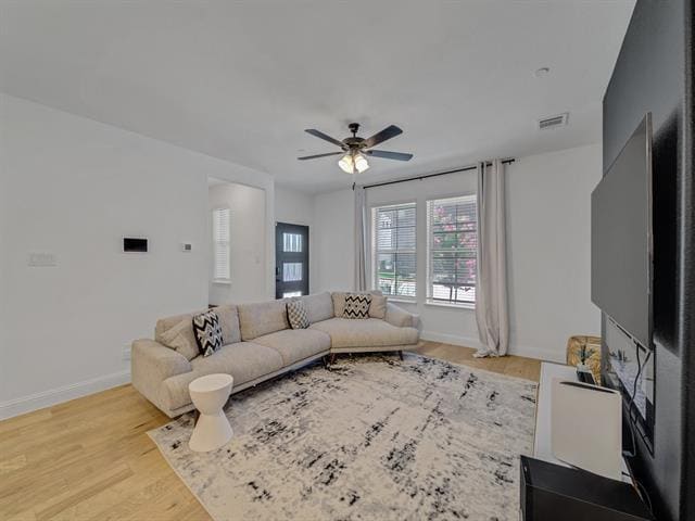 Building Photo - 3512 Kingsland Dr