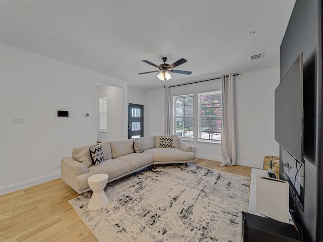 Foto del edificio - 3512 Kingsland Dr