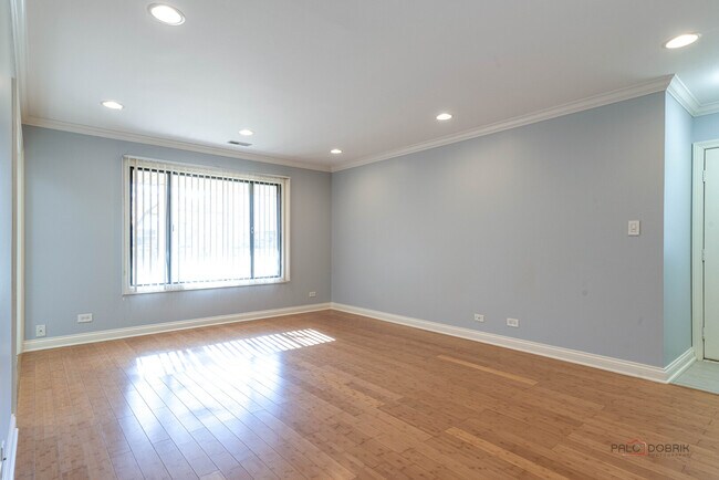 Foto del edificio - 365 Jefferson Ct