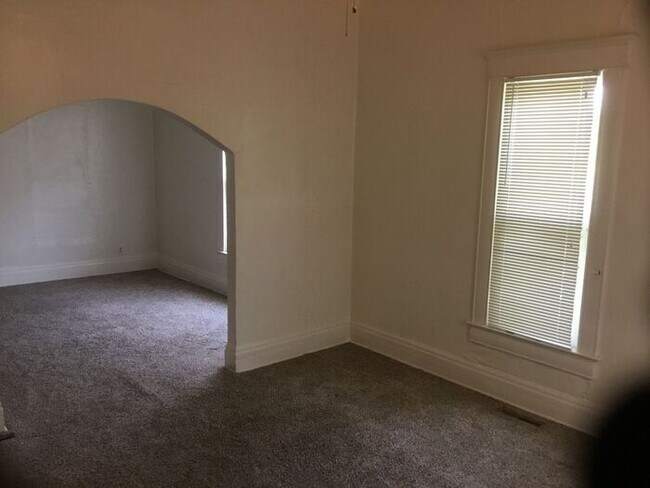 Foto del edificio - 2 Bed/1 Bath Single Family Home in Downtow...