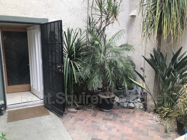 Foto del edificio - 779 N Sequoia Ln