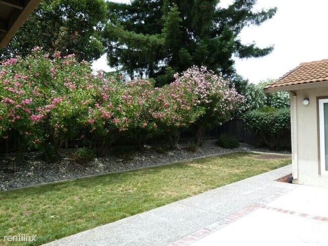 Foto del edificio - 4 br, 2 bath House - 18668 San Palo Ct