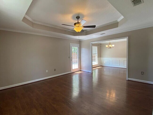 Building Photo - 231 Augusta Way