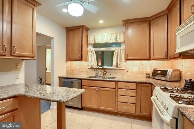 Foto del edificio - 113 E Woodland Dr