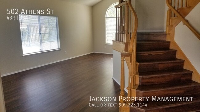 Building Photo - Desirable Canyon Crest Home
