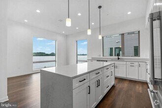 Building Photo - 3212 Evergreen Walk