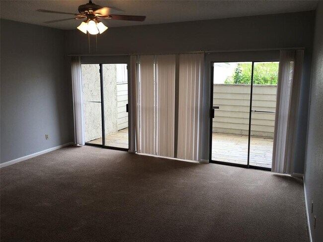 Building Photo - 6019 Winsome Ln