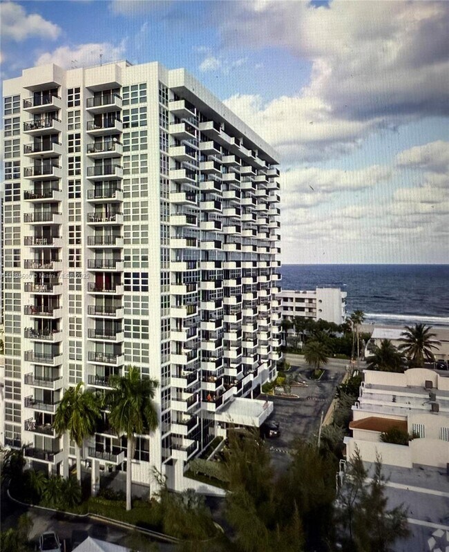 Building Photo - 525 N Ocean Blvd
