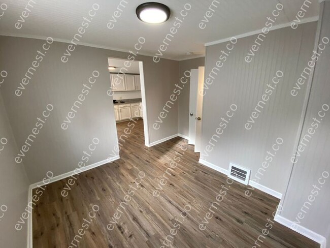 Building Photo - 22433 Pleasant Ave